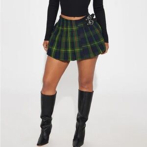 Fashion Nova Tartan Skater Skirt in Green and Navy